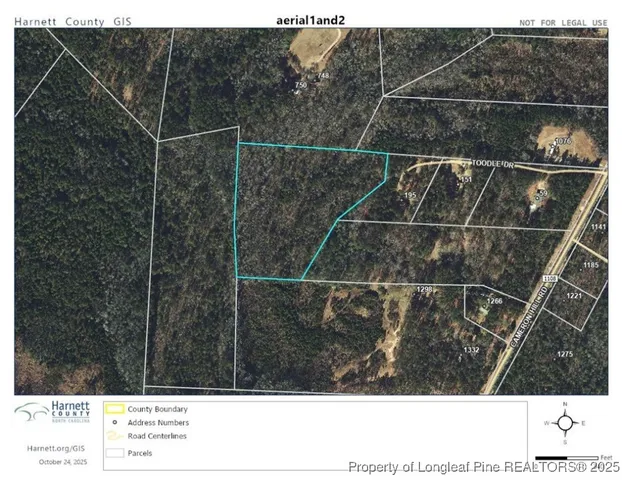 a black and white photo of a tennis court