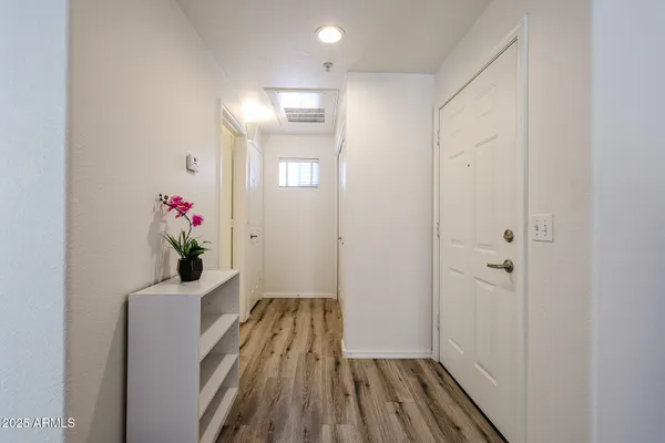 $289,000 | 7401 West Arrowhead Clubhouse Drive, Unit 2047, Glendale, AZ 85308