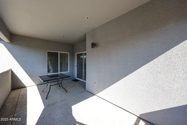 $289,000 | 7401 West Arrowhead Clubhouse Drive, Unit 2047, Glendale, AZ 85308