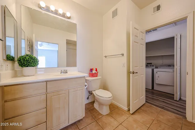 $325,000 | 7401 West Arrowhead Clubhouse Drive, Unit 2047, Glendale, AZ 85308