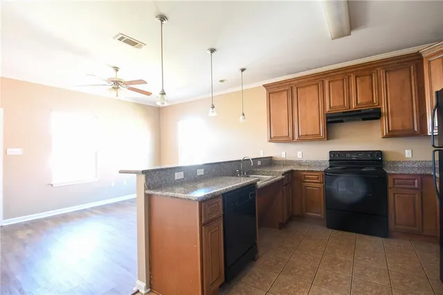 $1,150 | 1927 Tricou Street, New Orleans, LA 70117