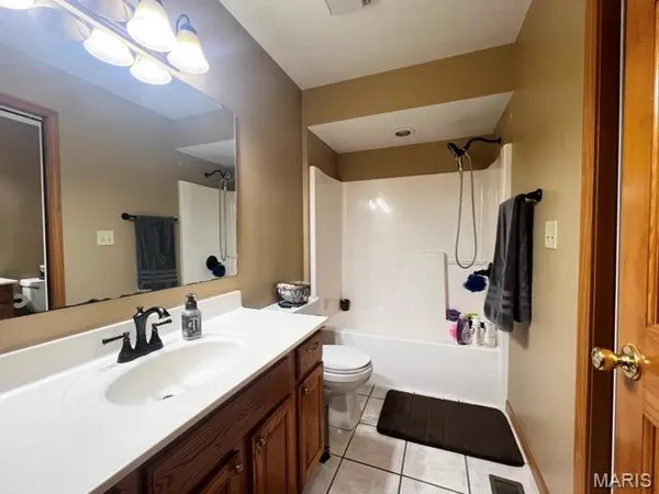 $365,000 | 10 Hibiscus Lane, Hannibal, MO 63401