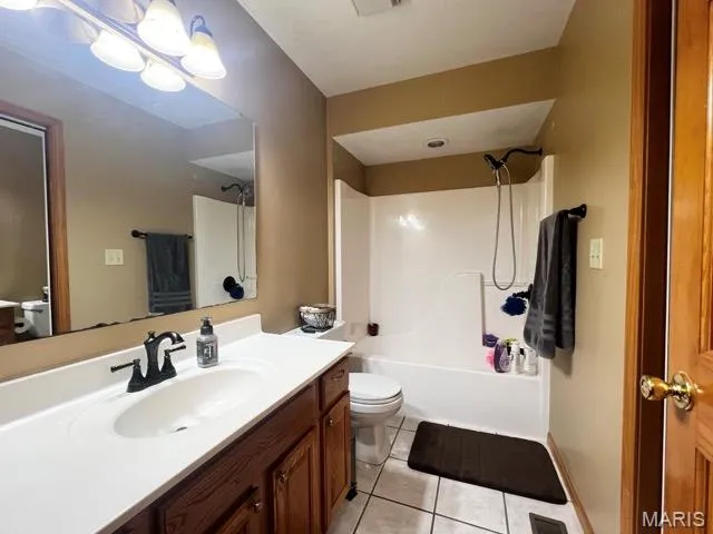 $365,000 | 10 Hibiscus Lane, Hannibal, MO 63401