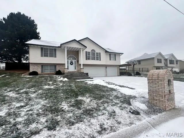 $365,000 | 10 Hibiscus Lane, Hannibal, MO 63401