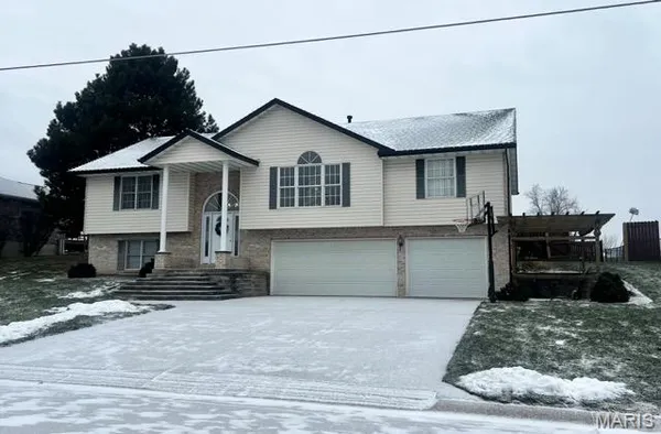 $365,000 | 10 Hibiscus Lane, Hannibal, MO 63401