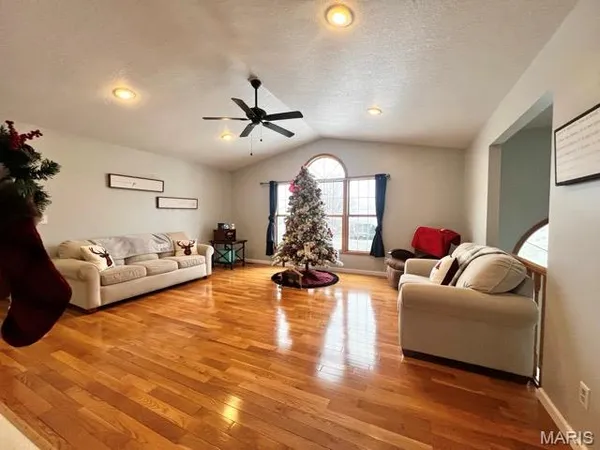 $365,000 | 10 Hibiscus Lane, Hannibal, MO 63401