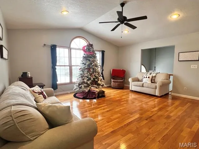 $365,000 | 10 Hibiscus Lane, Hannibal, MO 63401