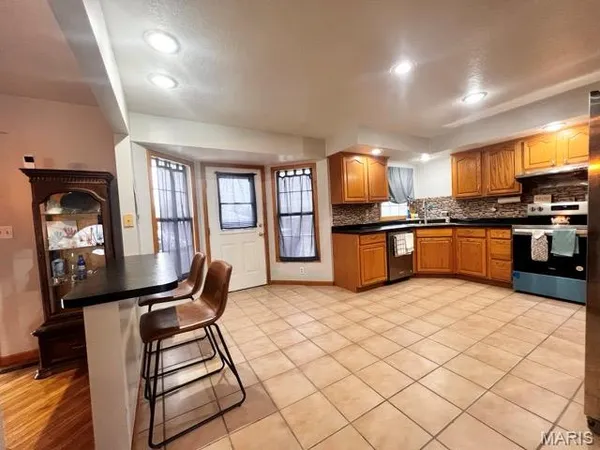 $365,000 | 10 Hibiscus Lane, Hannibal, MO 63401