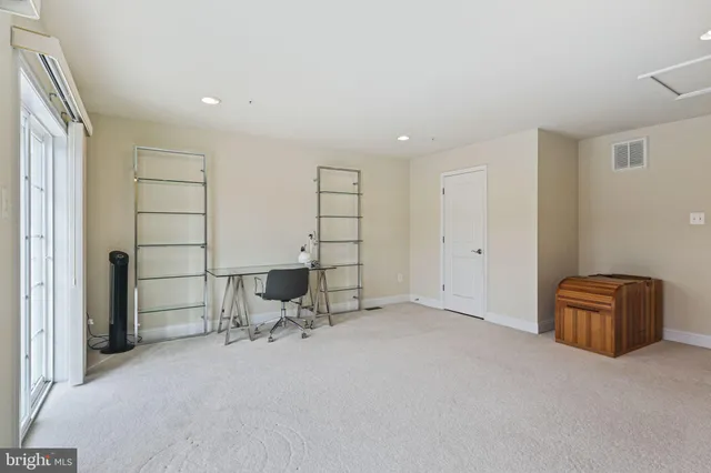 a view of a livingroom with furniture