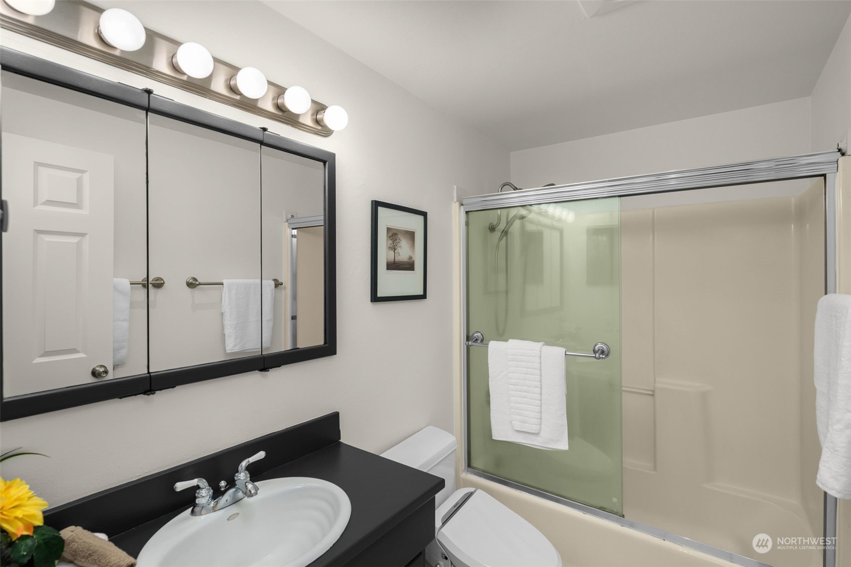 504 Index Avenue Northeast Renton, WA 98056 - Photo 8 of 19 Gallery Image 8