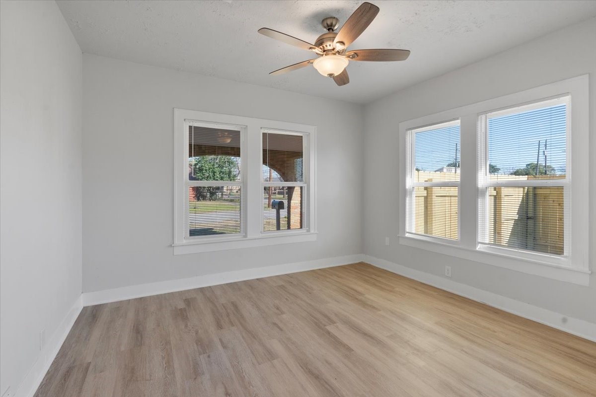1118 Elliston Street Houston, TX 77023 - Photo 20 of 34