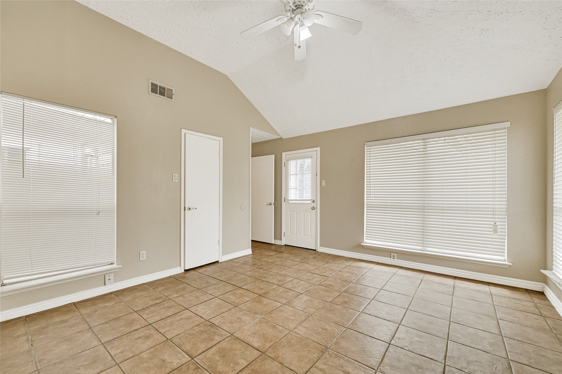 12322 Meadow Ridge Drive Stafford, TX 77477 - Photo 18 of 39 Primary bedroom