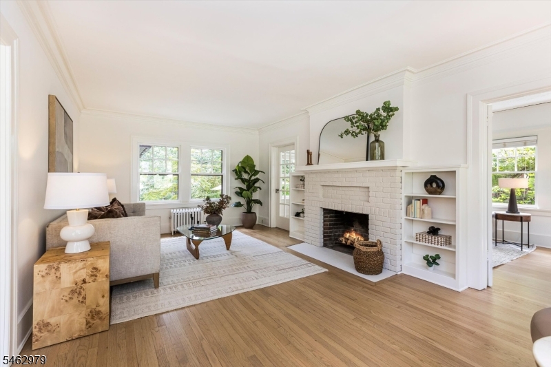 121 Christopher Street Montclair, NJ 07042 - Photo 5 of 47 Gallery Image 5