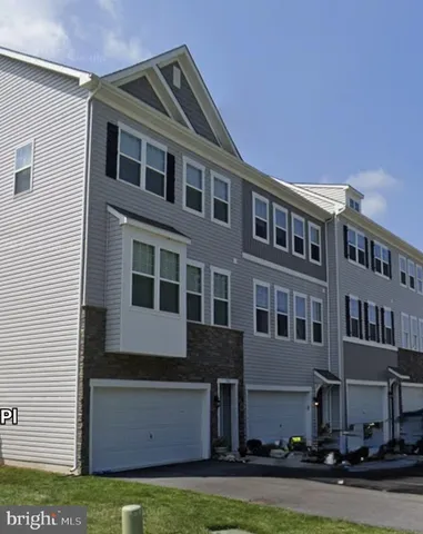 $2,950 | 352 Dawson Place, Downingtown, PA 19335