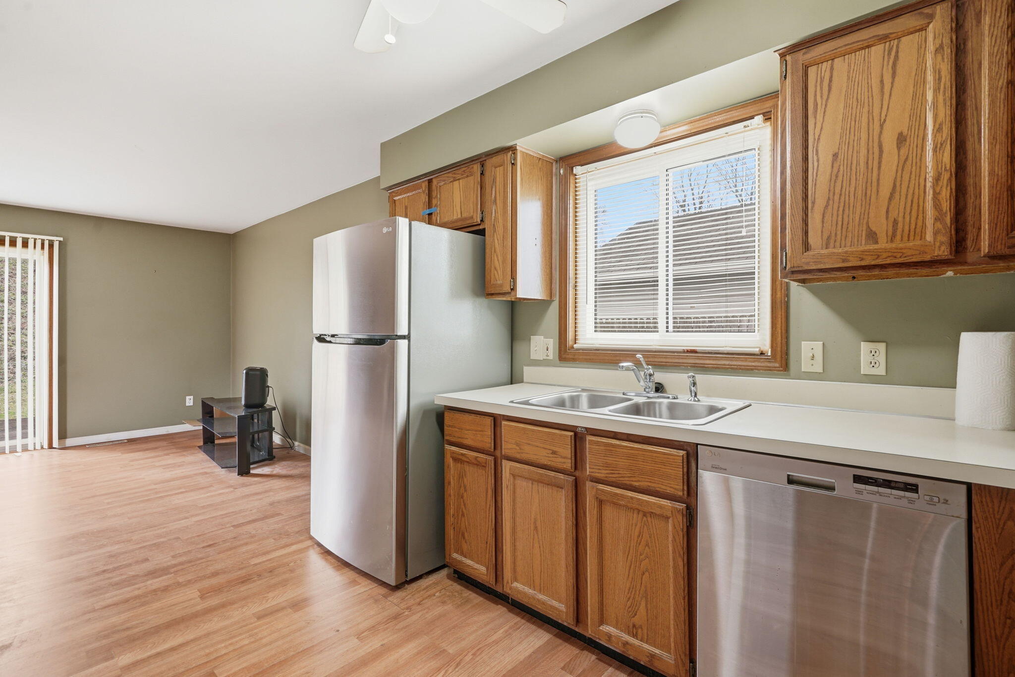 215 3rd Street Fenton, MI 48430 - Photo 12 of 26 12-web-or-mls-011_DSC04686 Michael Kreme
