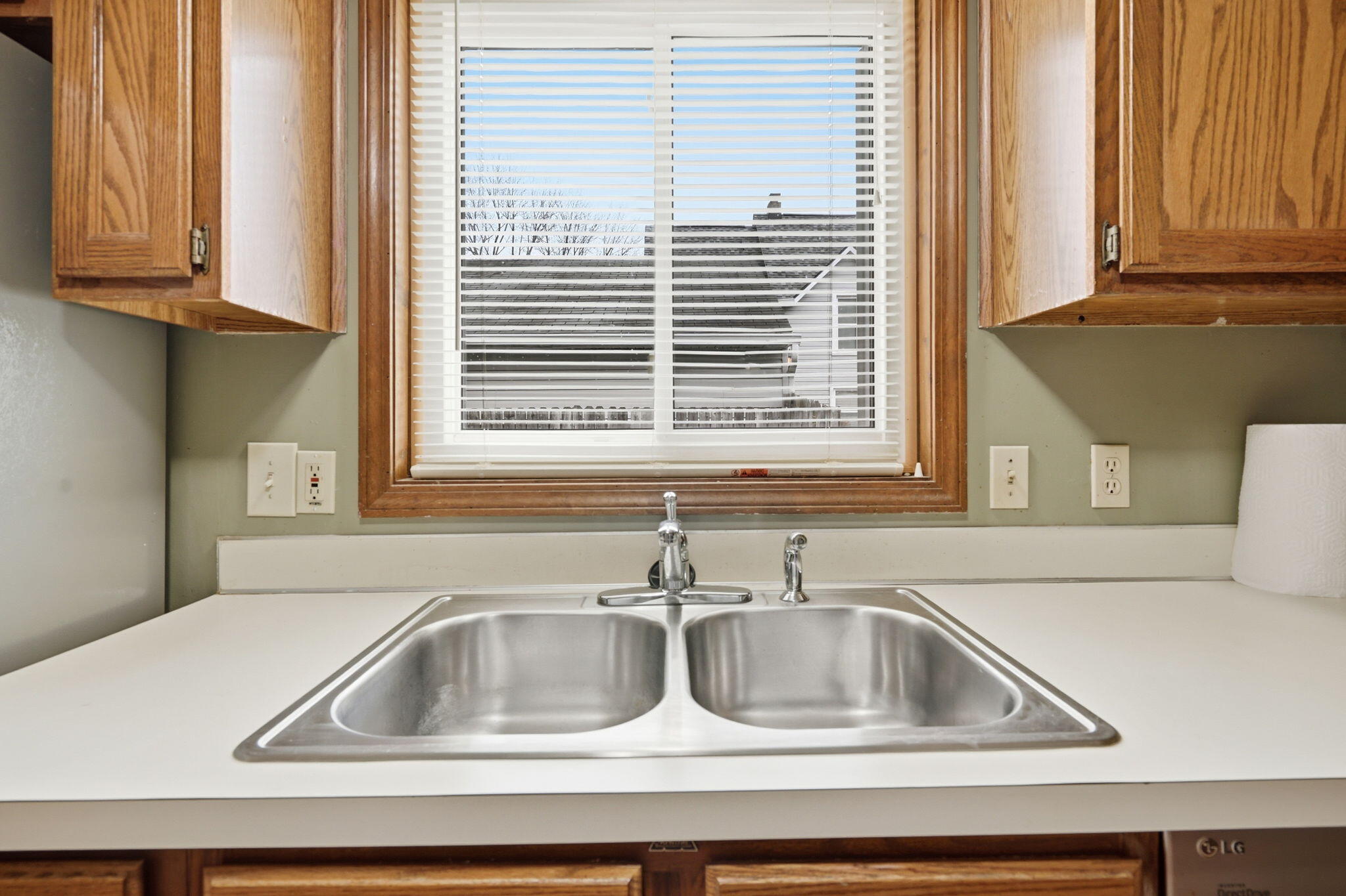 215 3rd Street Fenton, MI 48430 - Photo 13 of 26 13-web-or-mls-012_DSC04736 Michael Kreme