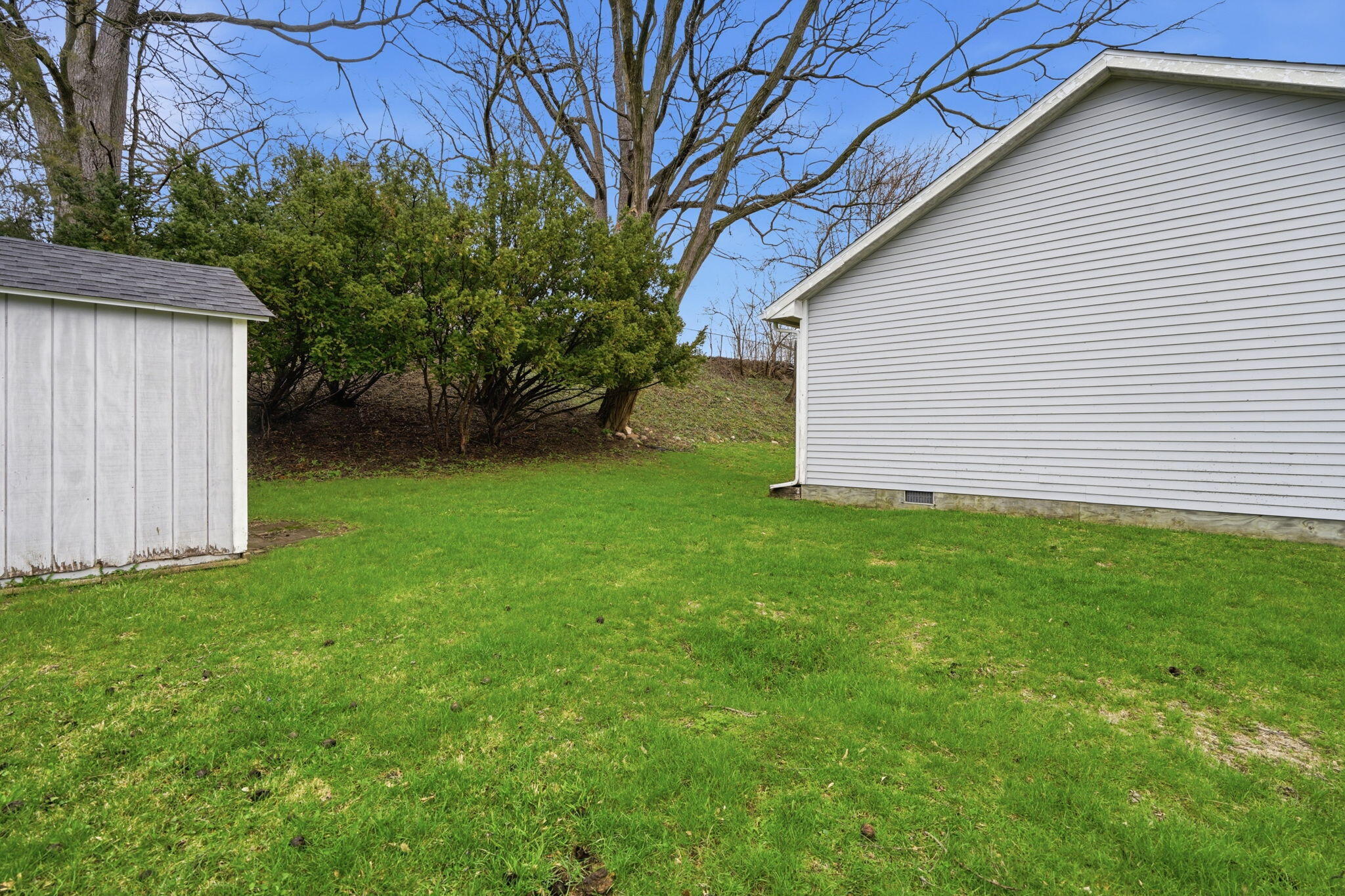 215 3rd Street Fenton, MI 48430 - Photo 26 of 26 26-web-or-mls-026_DSC04768 Michael Kreme
