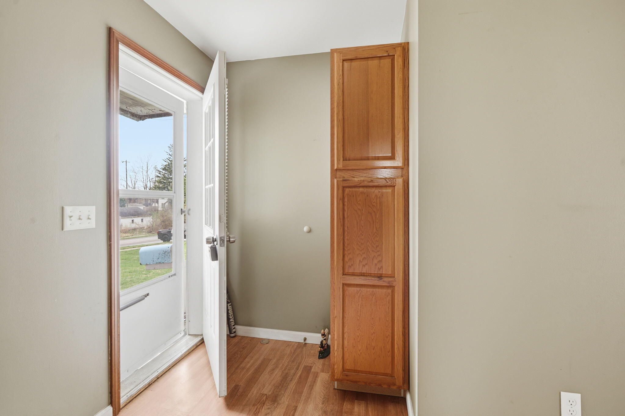 215 3rd Street Fenton, MI 48430 - Photo 6 of 26 6-web-or-mls-006_DSC04656 Michael Kremer