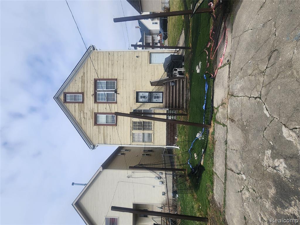 2400 Danforth Street Hamtramck, MI 48212 - Photo 5 of 6