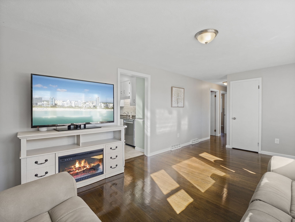 9 Partridge Road Methuen, MA 01844 - Photo 6 of 30 Gallery Image 6