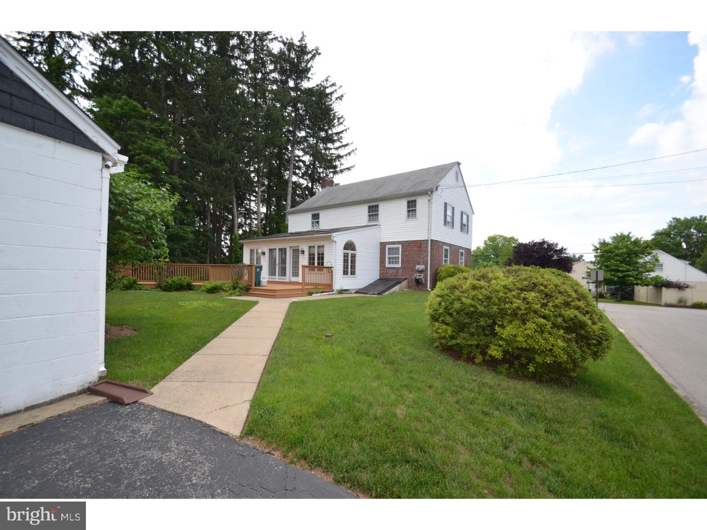 6190 West Mill Road Flourtown, PA 19031 - Photo 4 of 25 Exterior Back