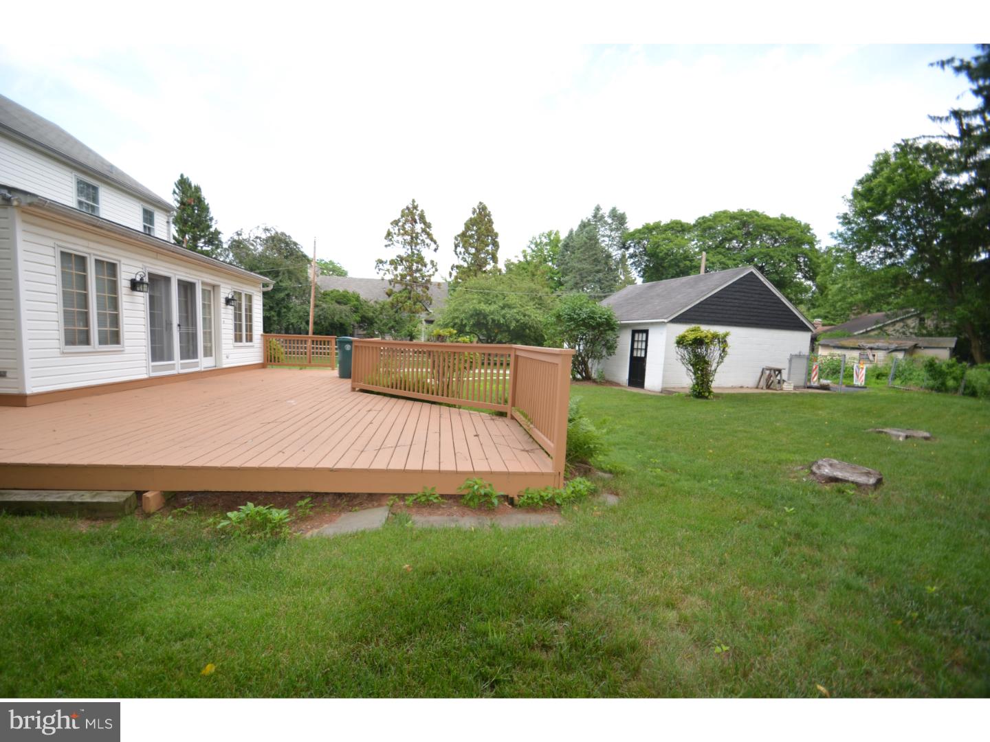 6190 West Mill Road Flourtown, PA 19031 - Photo 6 of 25 Deck