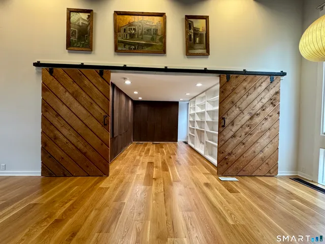 $3,700 | 860 Oakwood Road, Orange, CT 06477