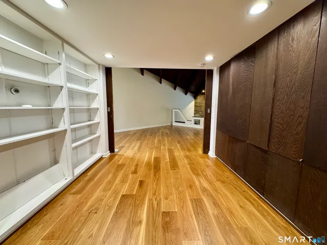 $3,700 | 860 Oakwood Road, Orange, CT 06477