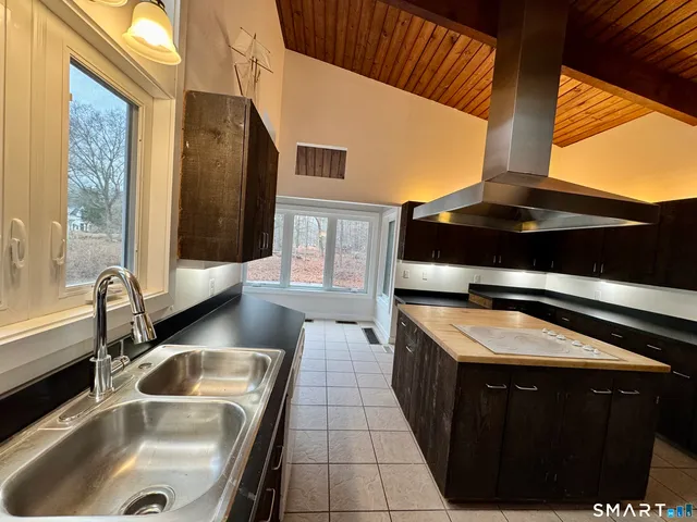 $3,700 | 860 Oakwood Road, Orange, CT 06477