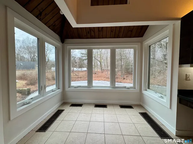 $3,700 | 860 Oakwood Road, Orange, CT 06477