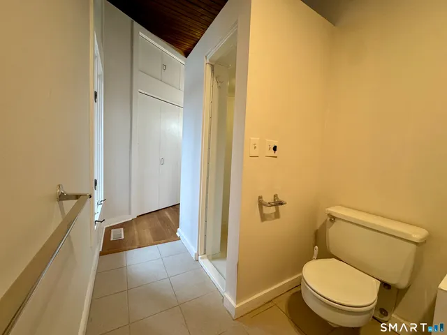 $3,700 | 860 Oakwood Road, Orange, CT 06477