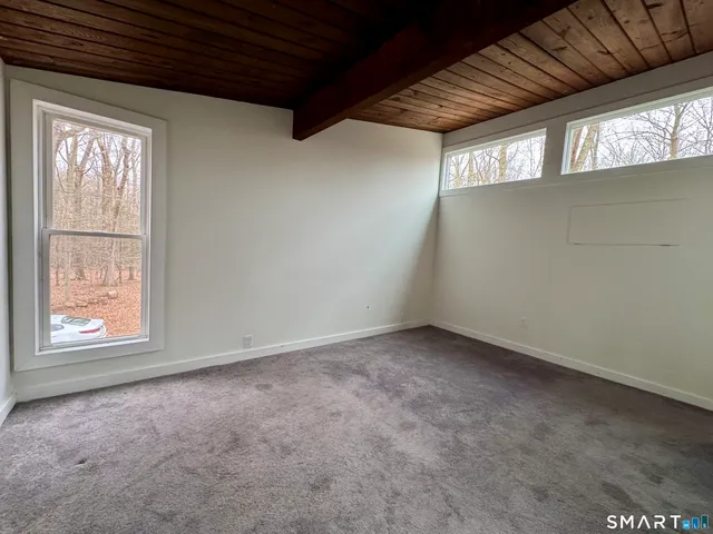 $3,700 | 860 Oakwood Road, Orange, CT 06477