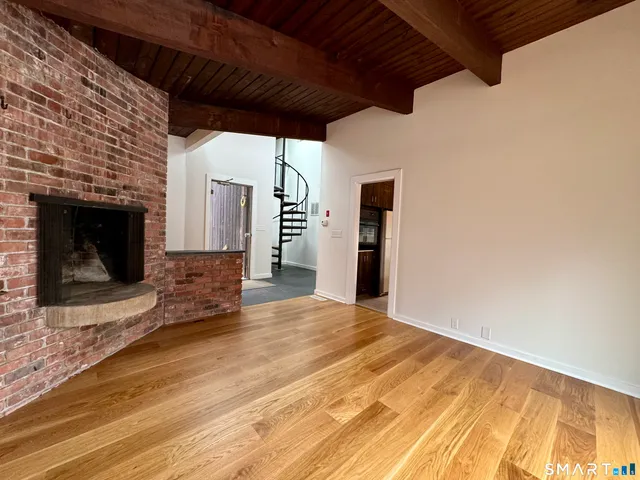 $3,700 | 860 Oakwood Road, Orange, CT 06477