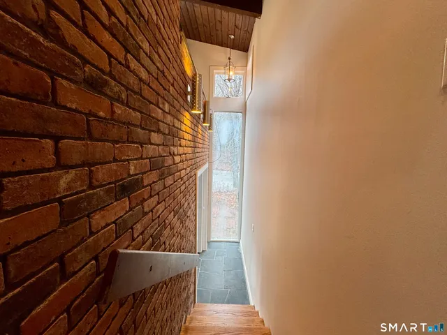 $3,700 | 860 Oakwood Road, Orange, CT 06477