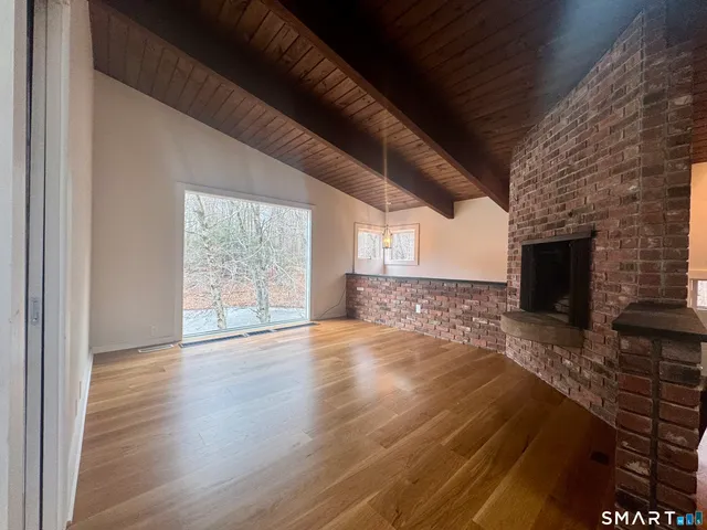 $3,700 | 860 Oakwood Road, Orange, CT 06477