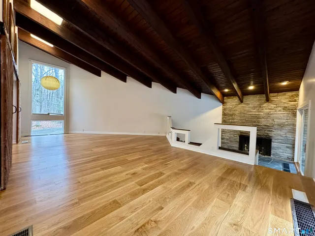 $3,700 | 860 Oakwood Road, Orange, CT 06477