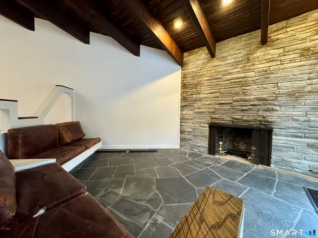 $3,700 | 860 Oakwood Road, Orange, CT 06477