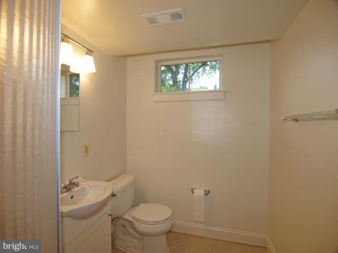 11528 Colt Terrace Silver Spring, MD 20902 - Photo 11 of 24 Bath 3