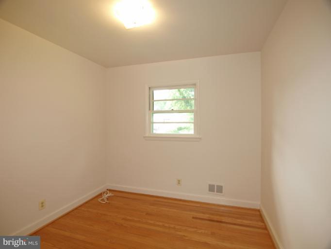 11528 Colt Terrace Silver Spring, MD 20902 - Photo 4 of 24 Bedroom 4