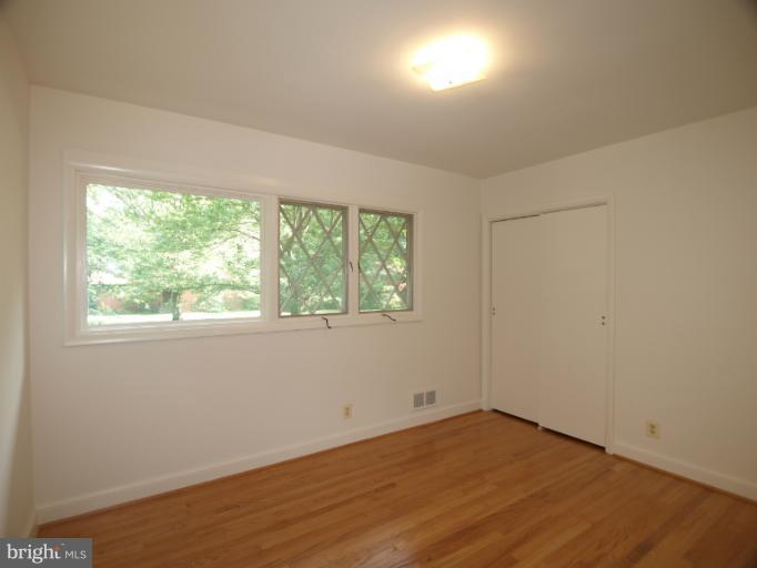 11528 Colt Terrace Silver Spring, MD 20902 - Photo 10 of 24 Bedroom 3