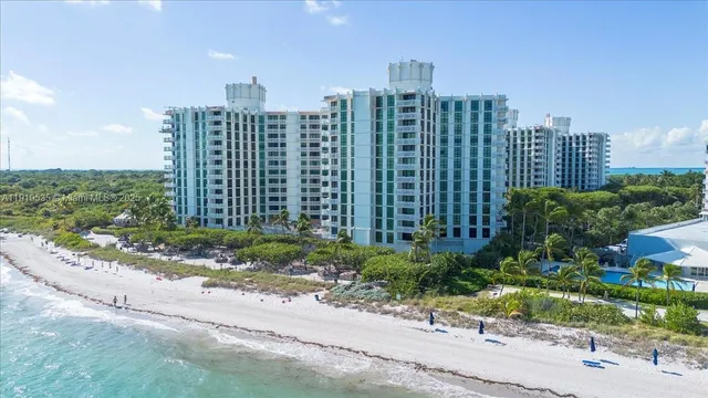 $845,000 | 1121 Crandon Boulevard, Unit E304, Key Biscayne, FL 33149