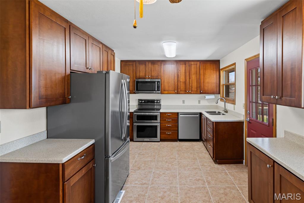 412 Fontainebleau O'Fallon, IL 62269 - Photo 8 of 36