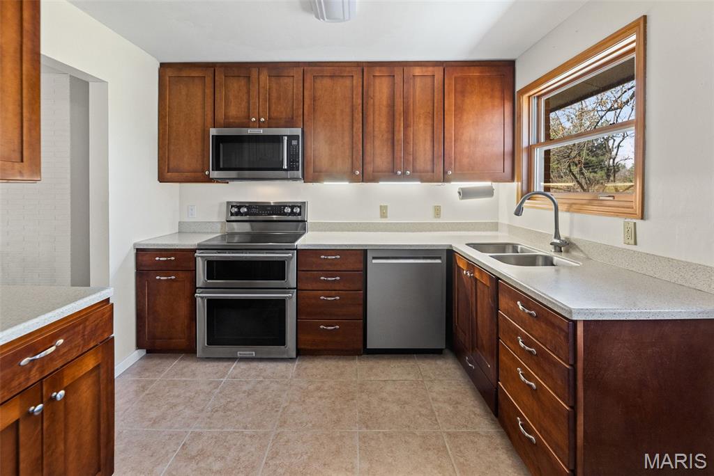 412 Fontainebleau O'Fallon, IL 62269 - Photo 9 of 36