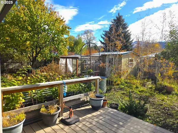 $232,500 | 212 Northwest 5th Avenue, John Day, OR 97845