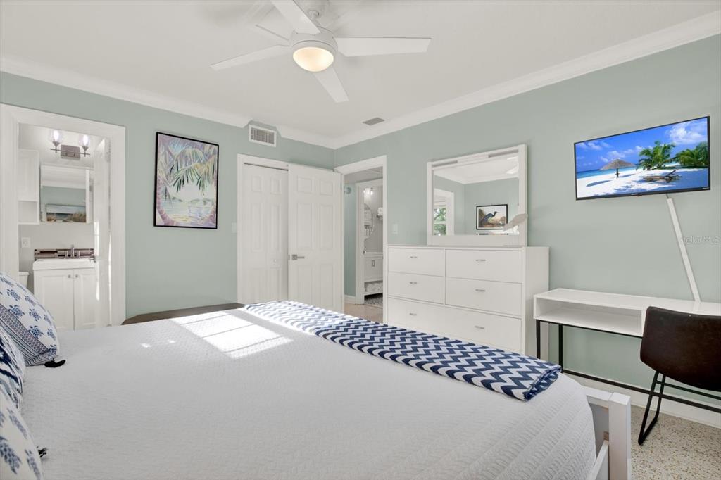 5572 100th Way North St. Petersburg, FL 33708 - Photo 14 of 34