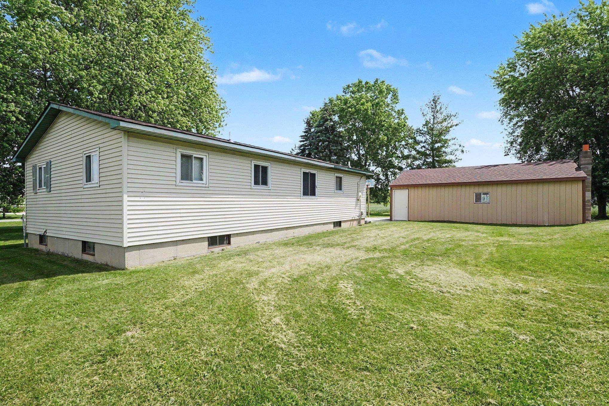 1944 East River Road Kawkawlin, MI 48631 - Photo 24 of 36