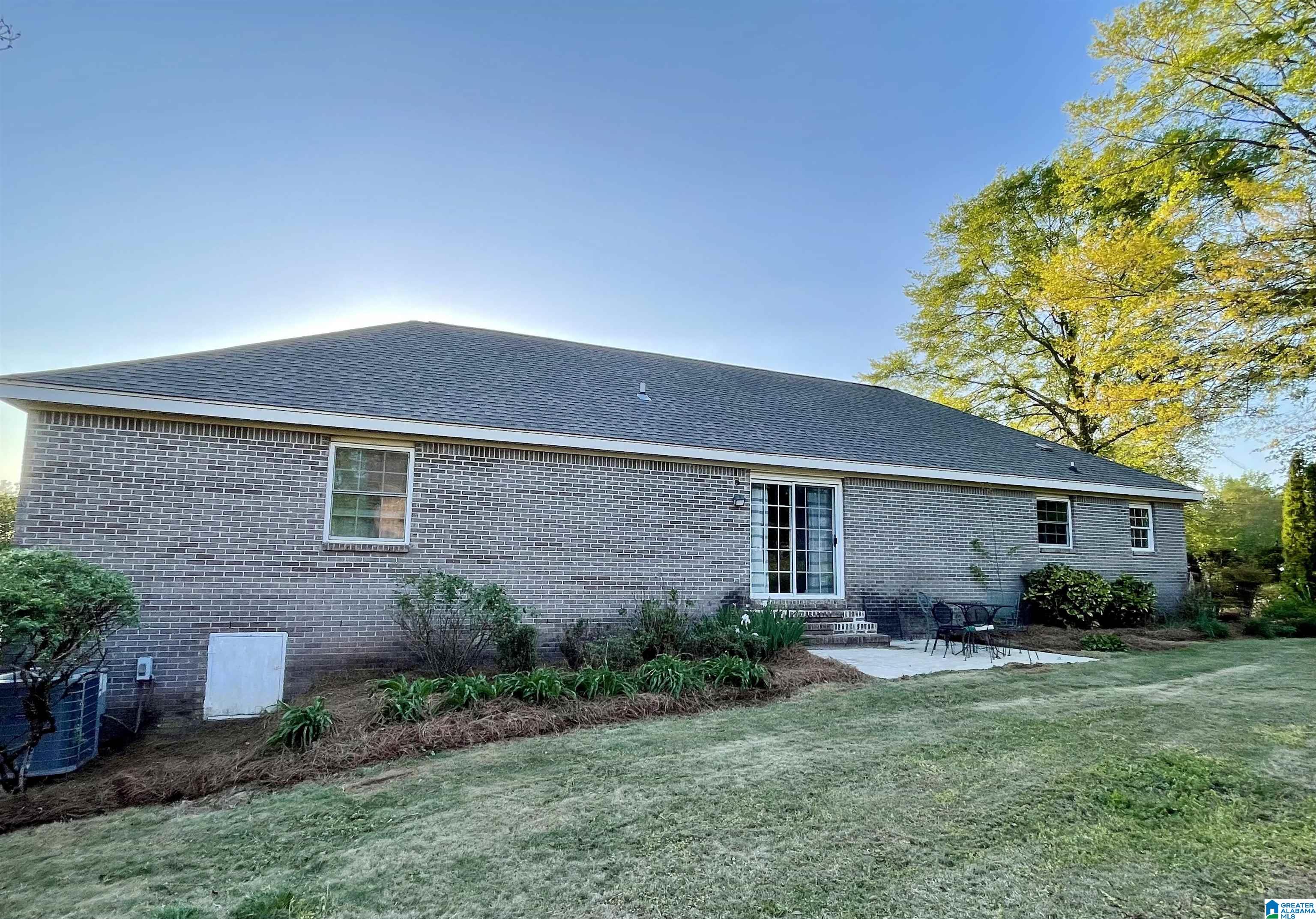 234 Cherokee Road Thorsby, AL 35171 - Photo 3 of 34