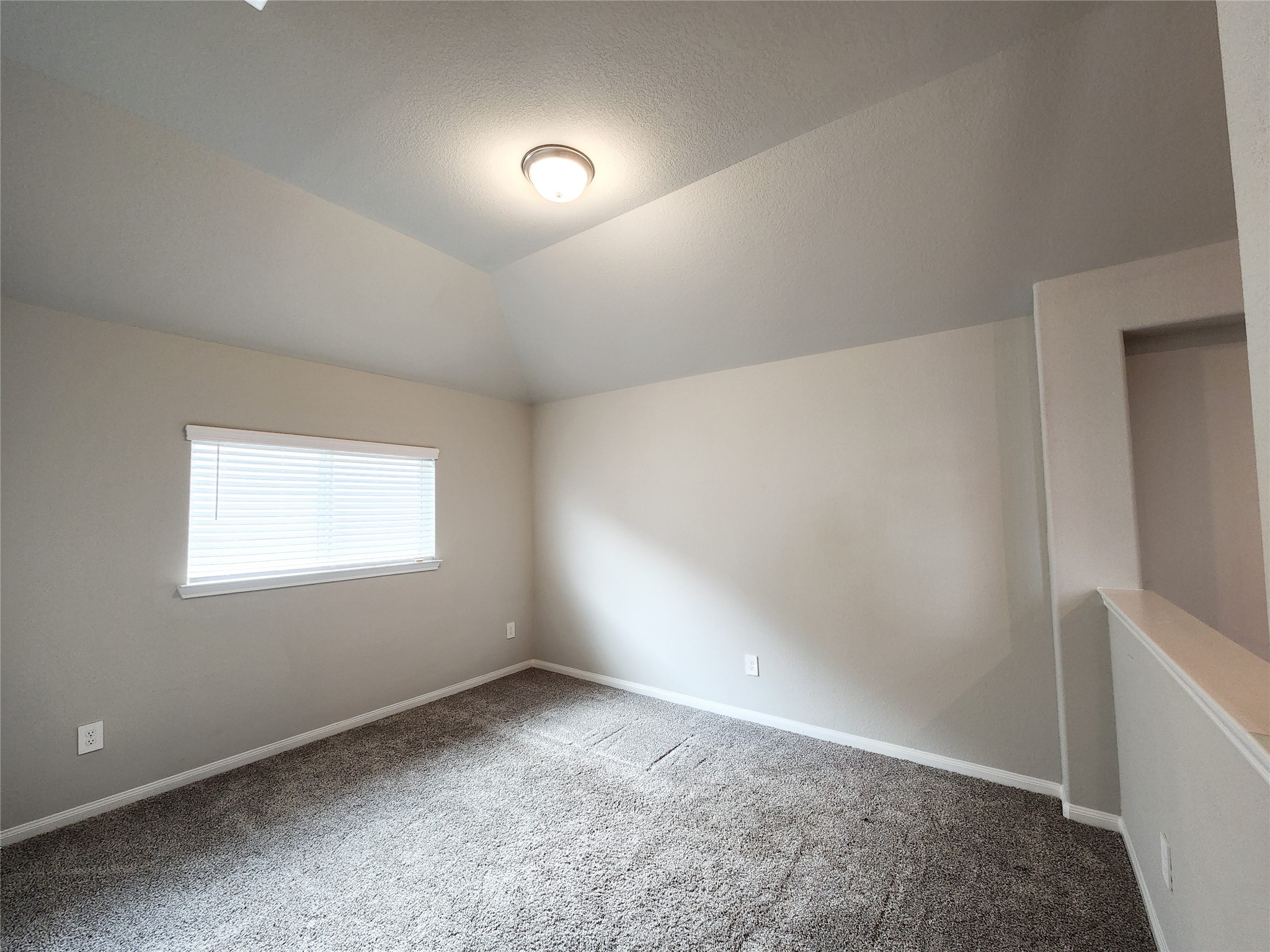 10714 Clfs Vw Drive Rosharon, TX 77583 - Photo 20 of 30 an empty room with a window