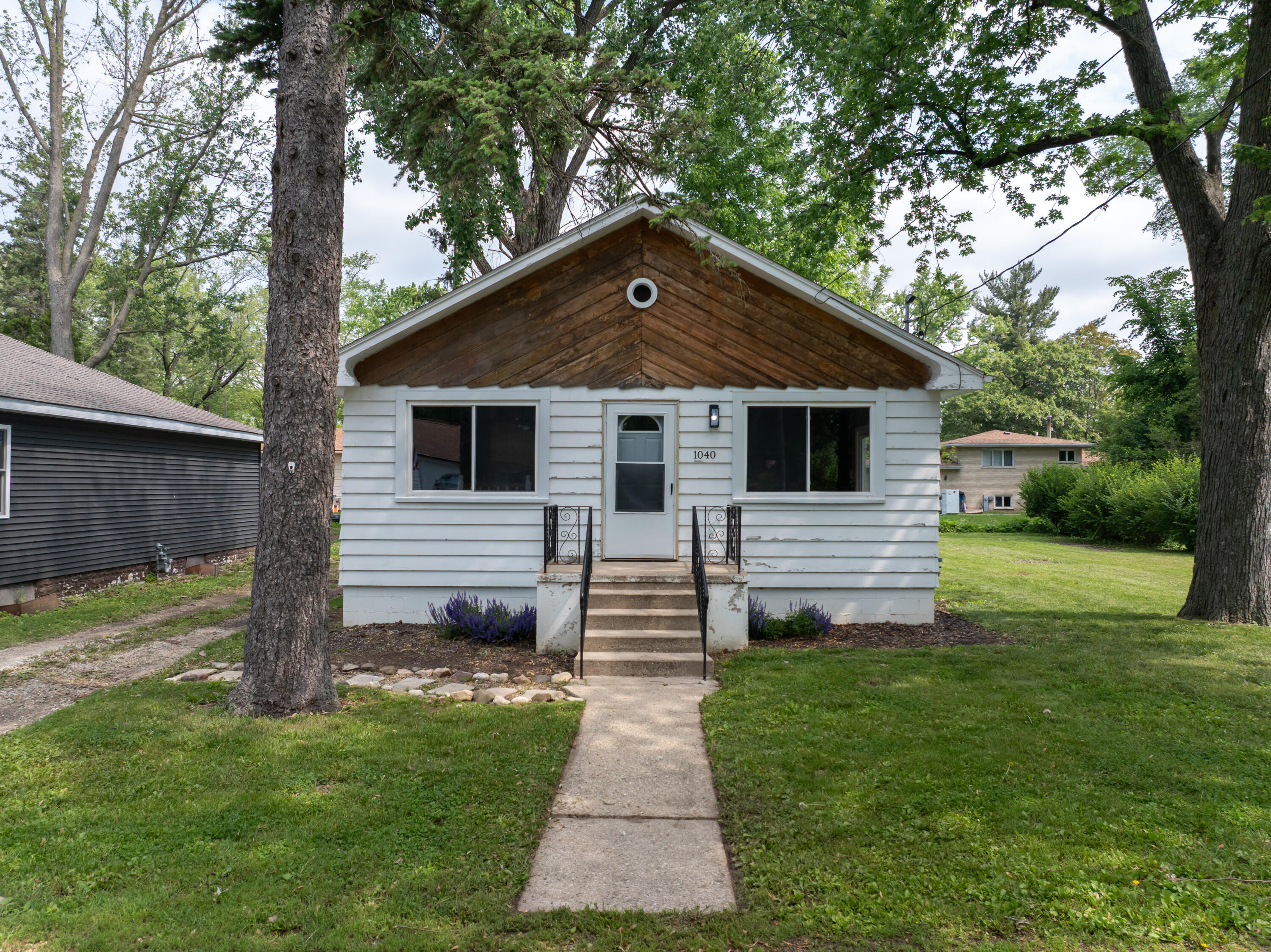 W1040 Florence Road Bloomfield, WI 53128 - Photo 1 of 1 Front View