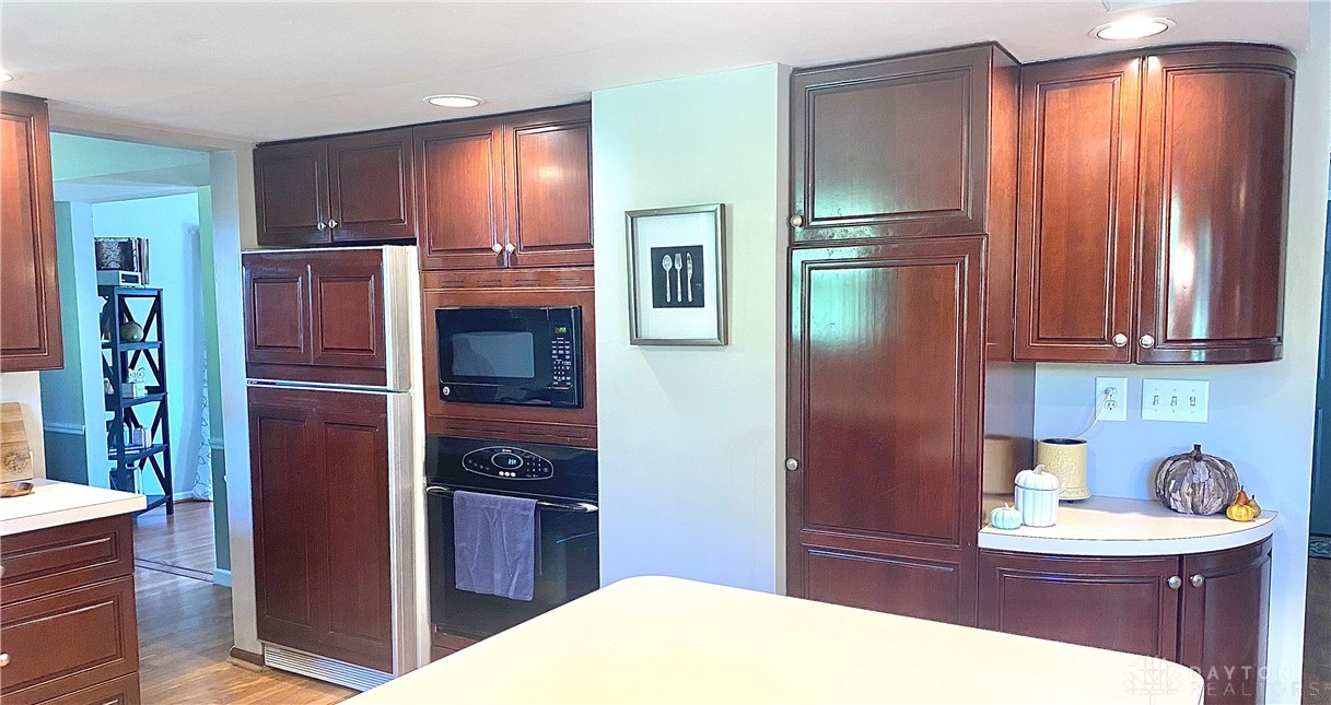 5619 Brampton Road Dayton, OH 45429 - Photo 8 of 42 I